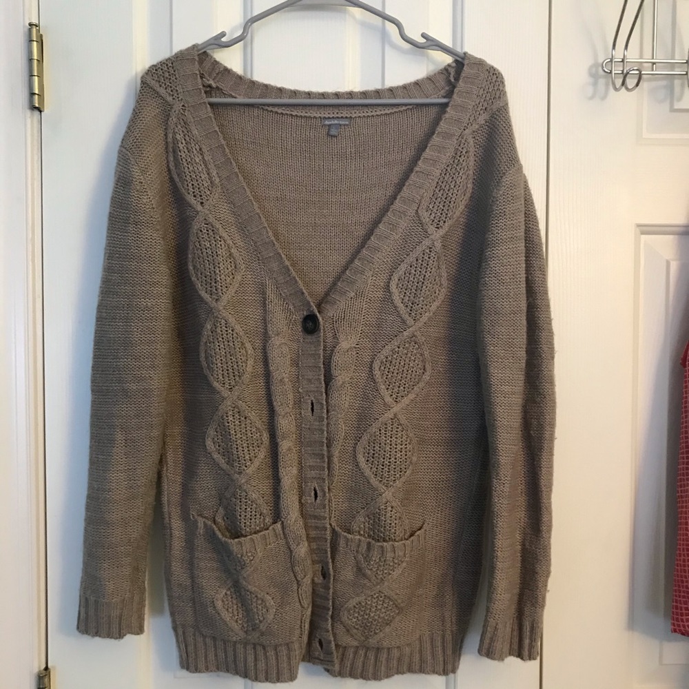 Knitted beige cardigan